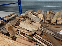 Bak met hout - afbeelding 2 van  4