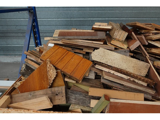 Bak met hout - afbeelding 2 van  4