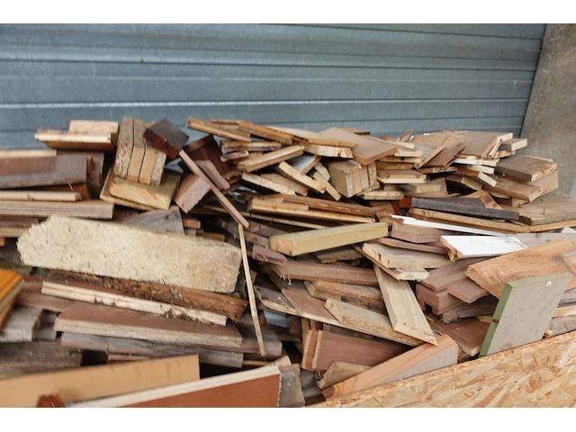 Bak met hout - afbeelding 3 van  4