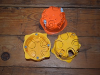 Bak met inhoud legrand batibouw inbouwdoos - afbeelding 2 van  3