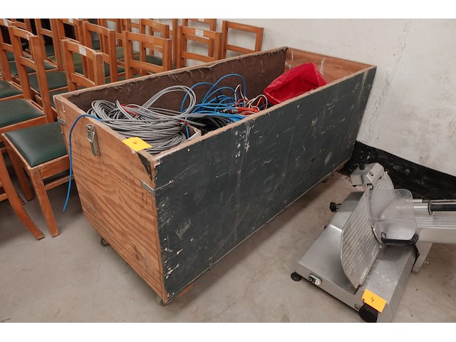 Bak met inhoud - afbeelding 2 van  8