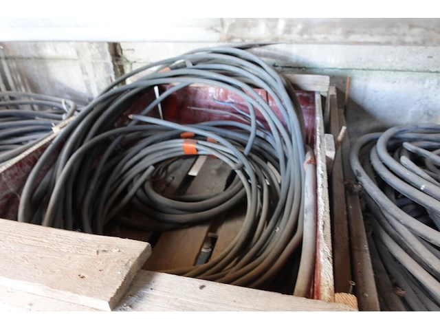 Bak met kabel - afbeelding 15 van  17