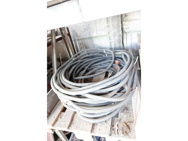 Bak met kabel - afbeelding 16 van  17