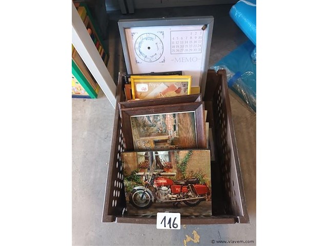 Bak met kaders. 15 stuks - afbeelding 1 van  6