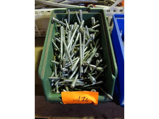 Bak met montageschroeven voor buizen - afbeelding 1 van  1