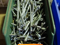 Bak met montageschroeven voor buizen - afbeelding 1 van  1