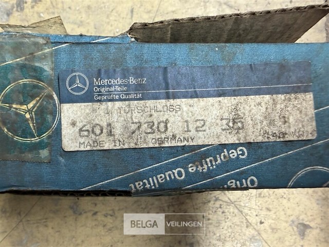 Bak met onderdelen mercedes - afbeelding 4 van  10