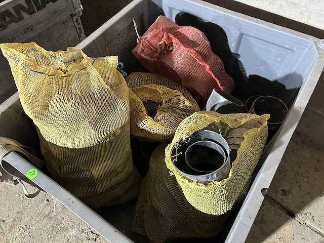 Bak met onderdelen voor kabelbescherming - afbeelding 4 van  5