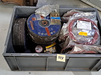 Bak met slijpschijven en lasdraden - afbeelding 1 van  2