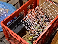 Bak + rieten mand met diverse inhoud - afbeelding 1 van  4