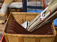 Bak + rieten mand met diverse inhoud - afbeelding 3 van  4