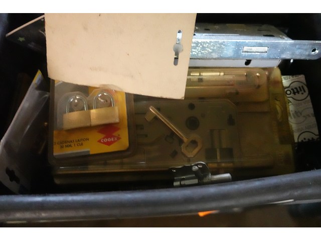 Bak sloten - afbeelding 4 van  4