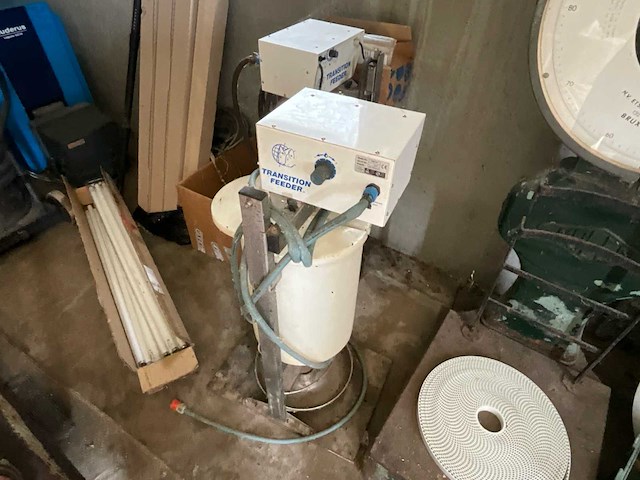 Baker feeder voerautomaat (2x) - afbeelding 1 van  9