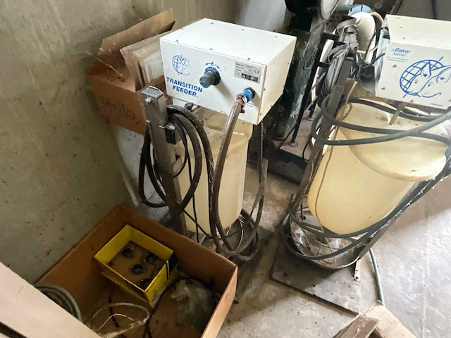 Baker feeder voerautomaat (2x) - afbeelding 9 van  9