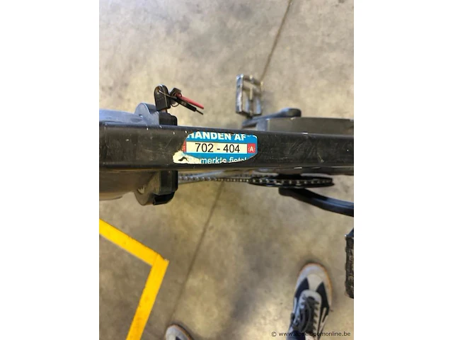 Bakfiets triobike, met sleutel, nummer 702 - 404. werking niet gekend. - afbeelding 3 van  4