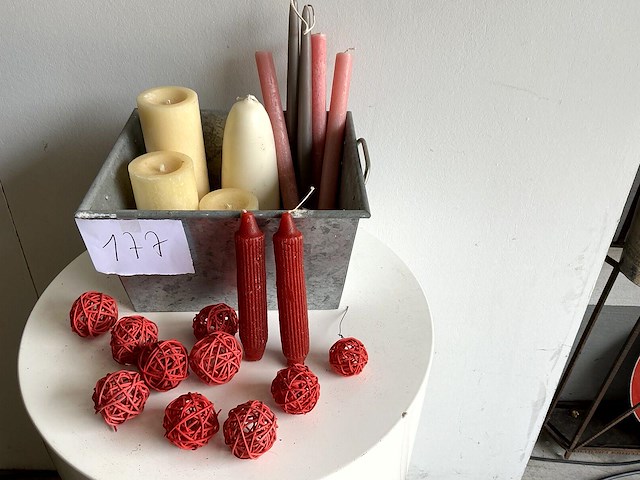 Bakje feestmateriaal - afbeelding 1 van  1