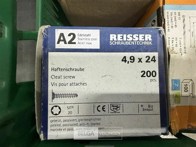 Bakje met deilbouten en schroeven - afbeelding 2 van  6