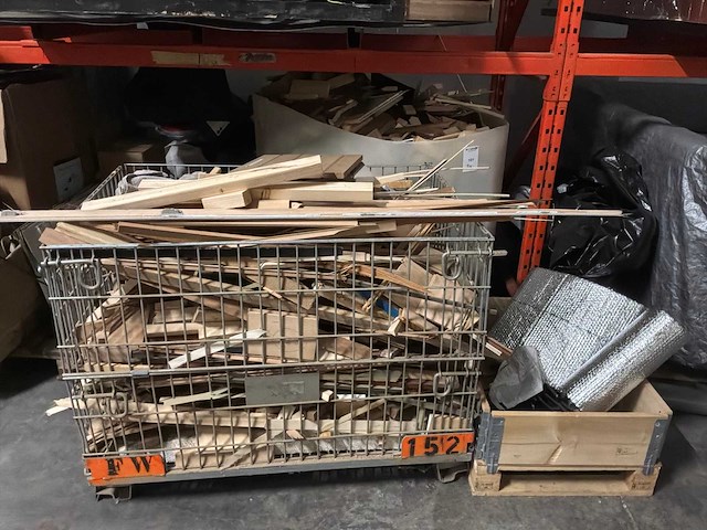 Bakken met brandhout (2x) - afbeelding 1 van  4