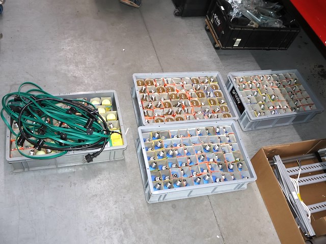 Bakken met lampen (x4) - afbeelding 1 van  7