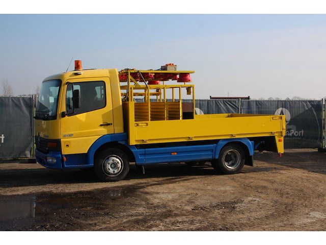 Bakwagen vrachtwagen mercedes-benz 815/8.4 diesel 1999 - afbeelding 1 van  1