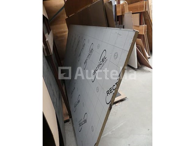 Balans van panelen en houtresten - afbeelding 5 van  11