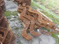 Balans van zigzag betonnen afstandhouders 12 cm - afbeelding 1 van  3