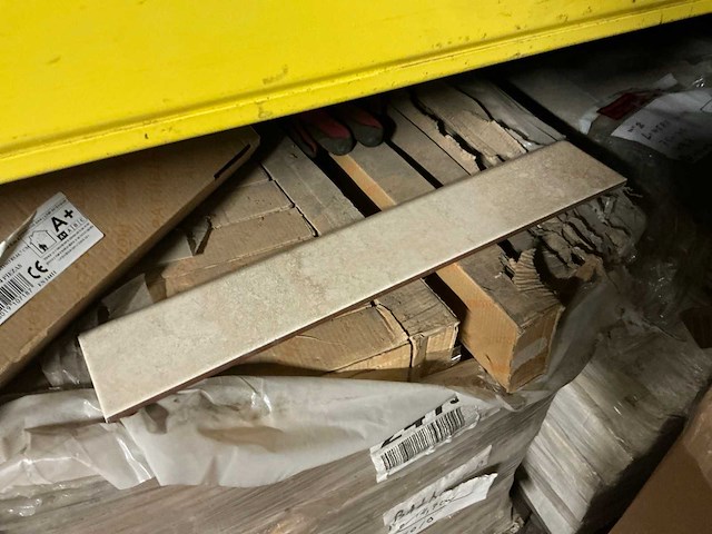 Baldocer puebla travertino keramische plinten - afbeelding 1 van  4