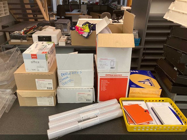 Baliemeubels, bureau meubilair en materiaal - afbeelding 13 van  55