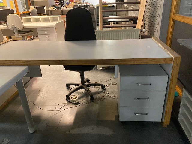 Baliemeubels, bureau meubilair en materiaal - afbeelding 53 van  55