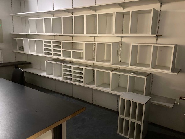Baliemeubels, bureau meubilair en materiaal - afbeelding 54 van  55