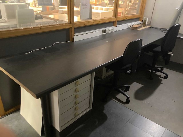 Baliemeubels, bureau meubilair en materiaal - afbeelding 55 van  55