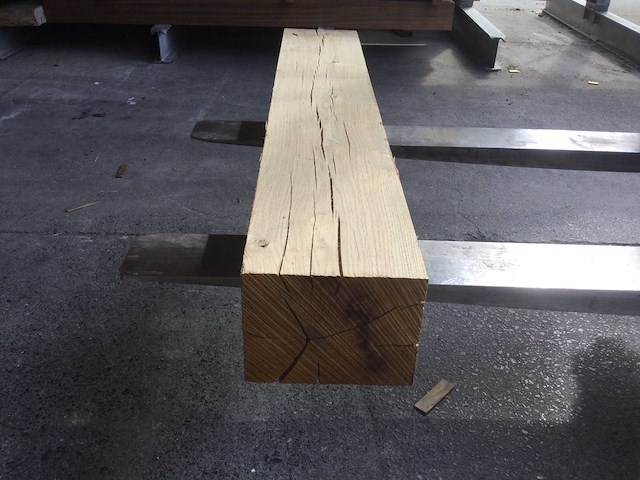Balk eiken 1350 x 180 x 230 mm ( 1 x ) - afbeelding 2 van  5