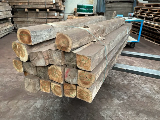 Balken in teak hout (20x) - afbeelding 1 van  5