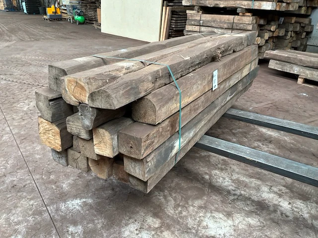 Balken in teak hout (22x) - afbeelding 1 van  6
