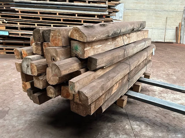 Balken in teak hout (38x) - afbeelding 1 van  6
