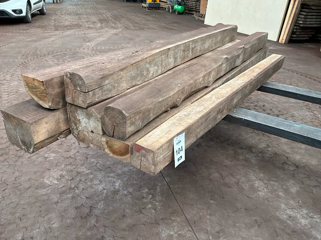 Balken in teak hout (7x) - afbeelding 1 van  6