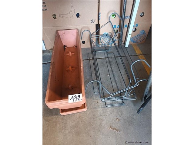 Balkonbakken. 3 stuks - afbeelding 1 van  3