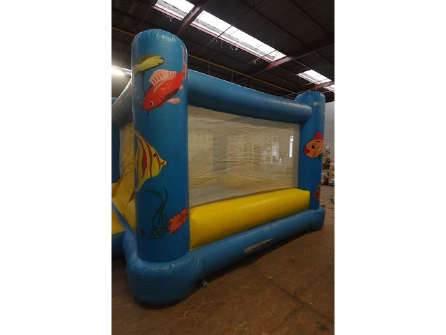 Ballenbad springkasteel - afbeelding 3 van  5