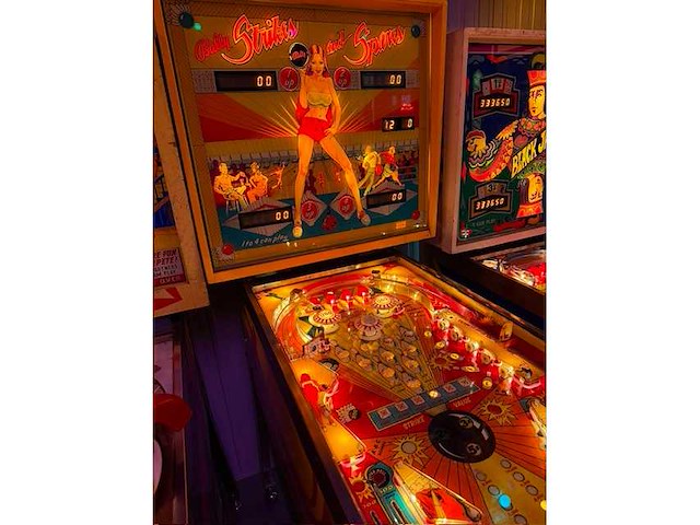 Bally - strikes & spares - flipperkast - afbeelding 7 van  7