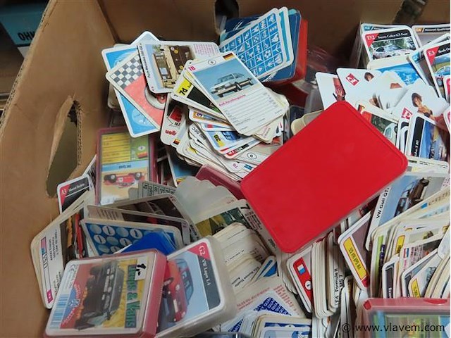 Bananendoos met losse kaarten - afbeelding 2 van  4