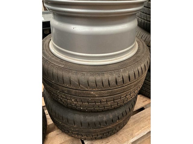 Band continetal 255/40r17 bmw 2 x velg met band + 2 x velg - afbeelding 2 van  3