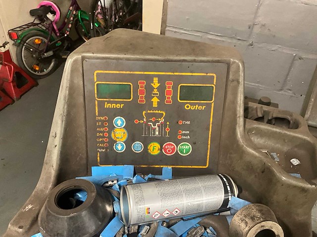 Banden balanceermachine - afbeelding 5 van  8