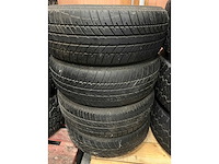 Banden mercedes sl w107 - afbeelding 2 van  3