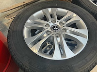 Banden michelin met velg mercedes sprinter 235/60r17c autobanden en velg - afbeelding 2 van  9