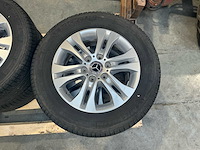 Banden michelin met velg mercedes sprinter 235/60r17c autobanden en velg - afbeelding 4 van  9
