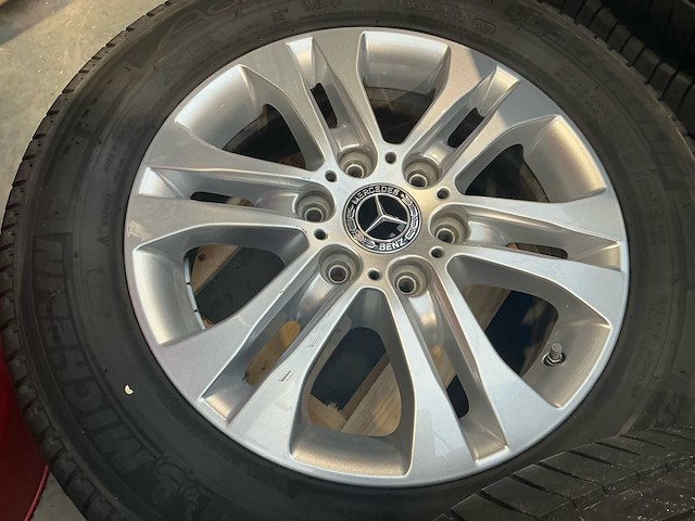 Banden michelin met velg mercedes sprinter 235/60r17c autobanden en velg - afbeelding 6 van  9