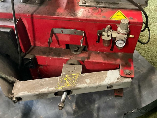 Banden montage en demontage wisselaarmachine - afbeelding 8 van  14