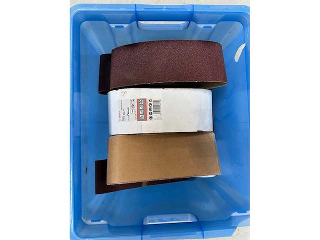 Banden schuurpapier - various contractor materials - afbeelding 1 van  1