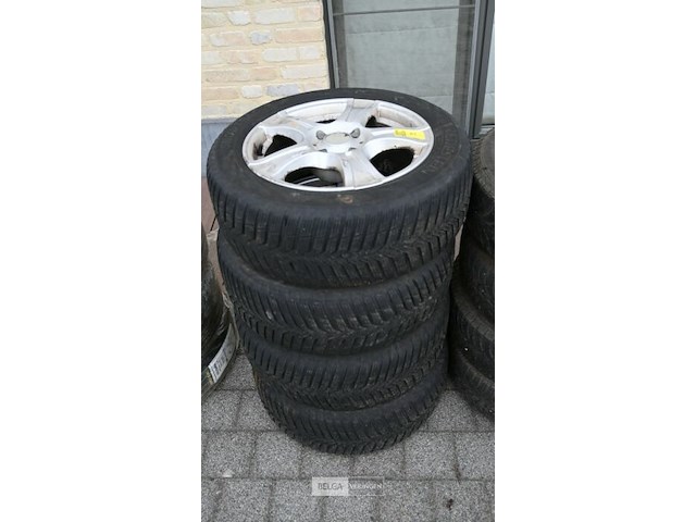 Banden snowtrac3 vredestijn 255/55/r16 91h m&s (4x) - afbeelding 1 van  3