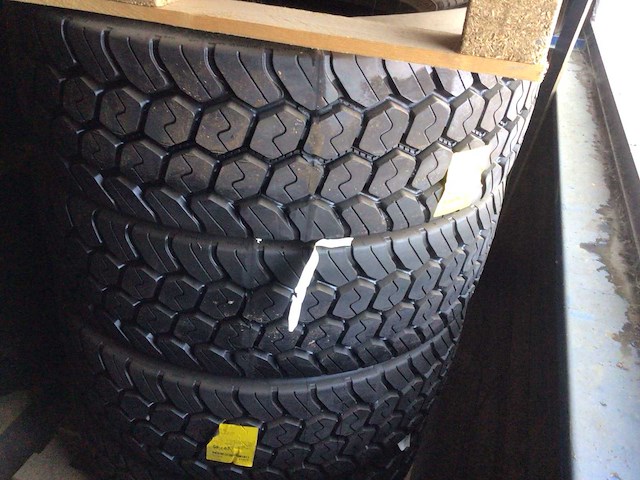 Banden, wielen en velgen (4x) - afbeelding 5 van  5